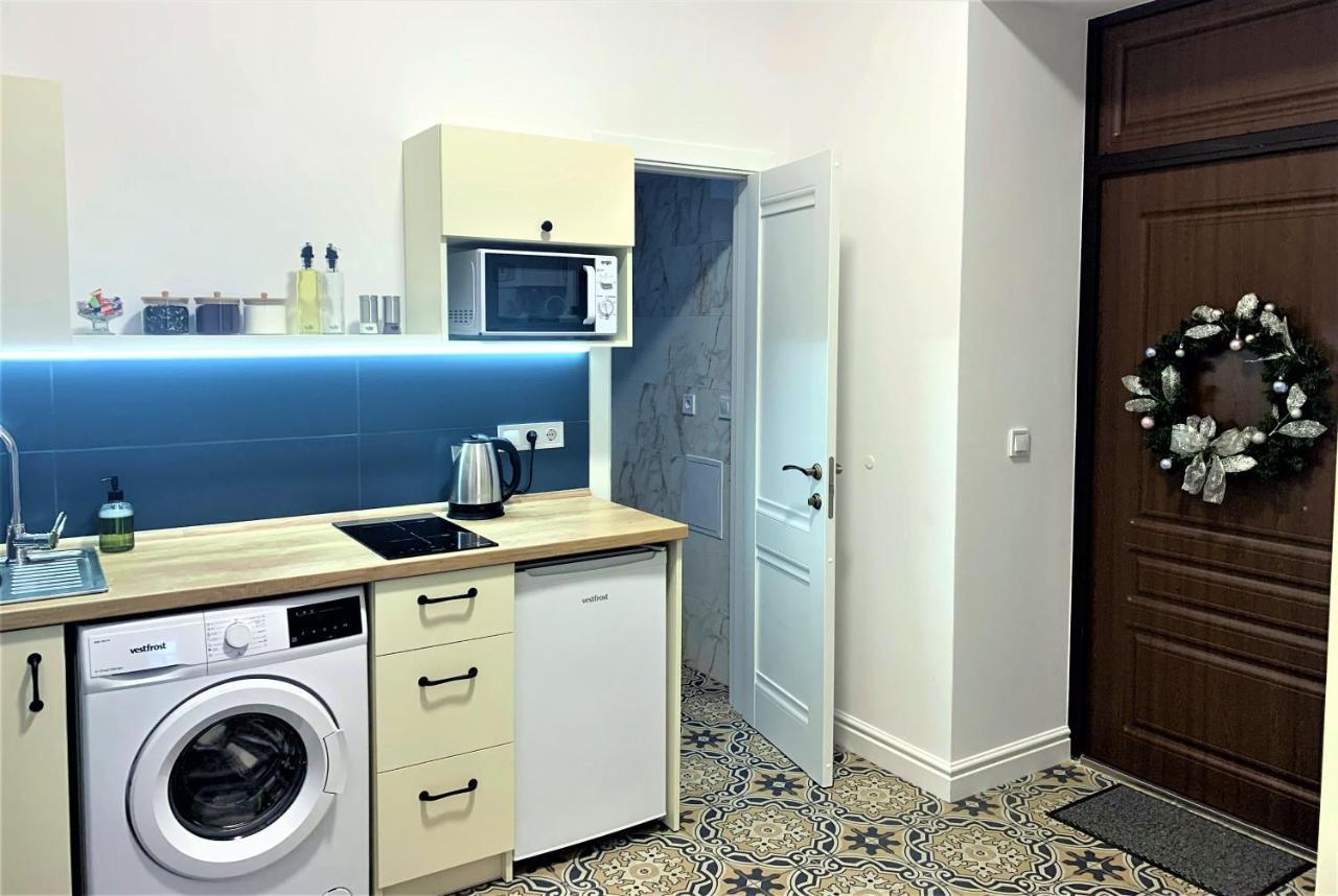 Iris Apartment On Popovich Lviv Exterior photo