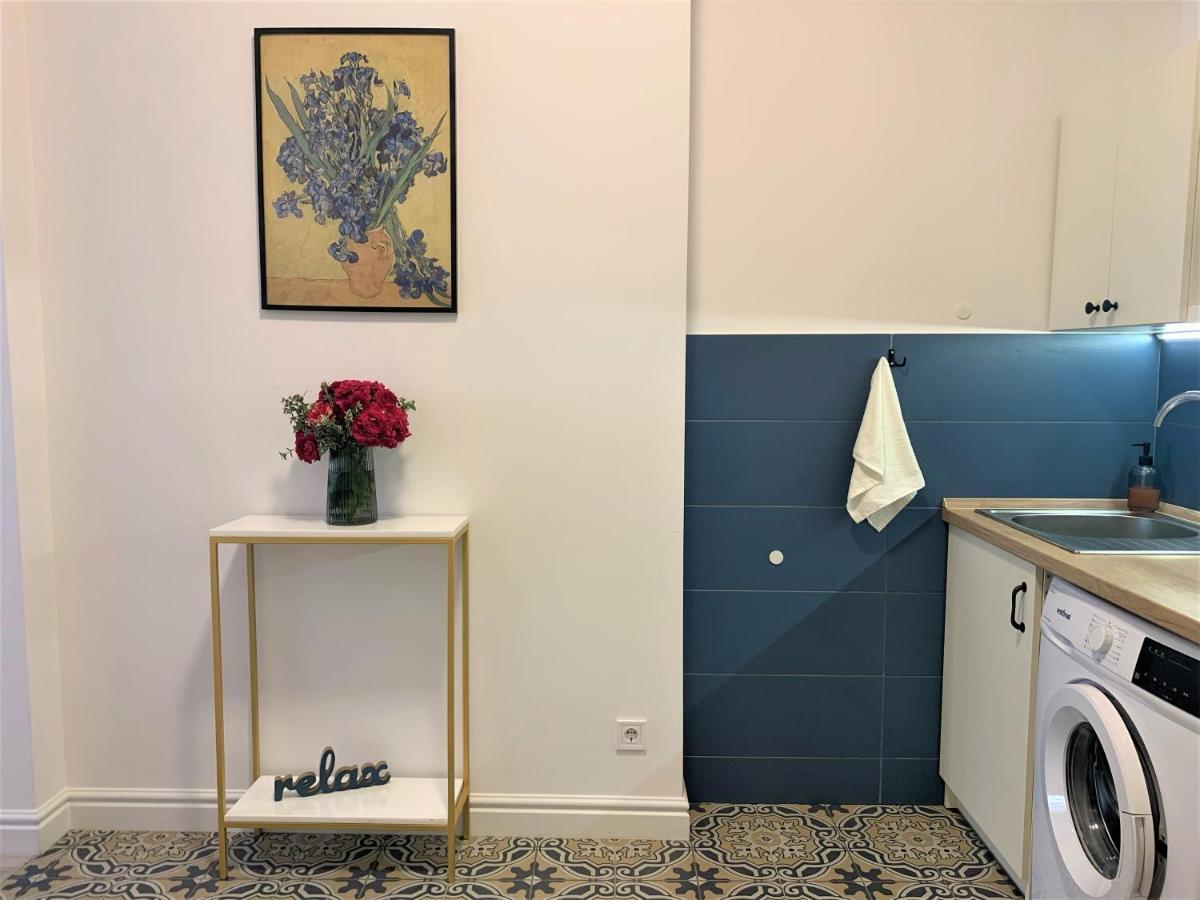 Iris Apartment On Popovich Lviv Exterior photo